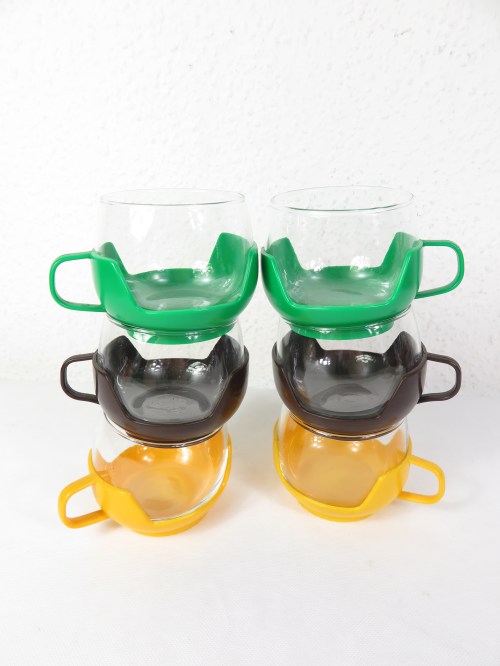 70er Teebecher, Teetassen, Glasteetassen mit Kunststoff
