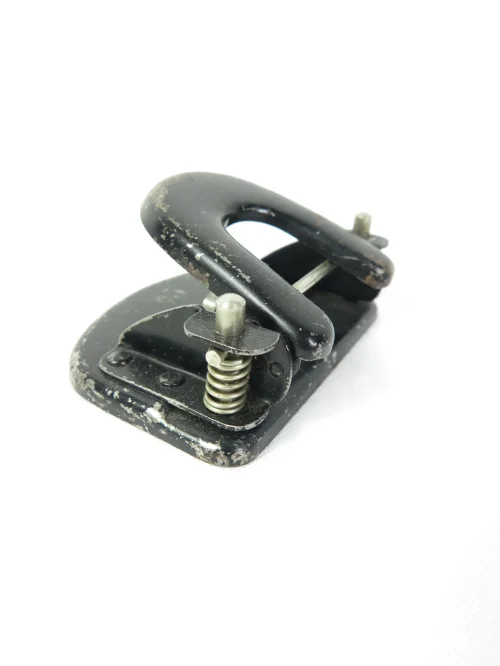 Bild 2 von 30 hole punch, ESO company