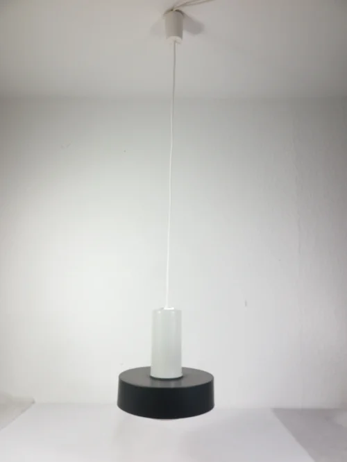 Bild 2 von 70er Doria Deckenlampe, Lampe mit Metalschirm