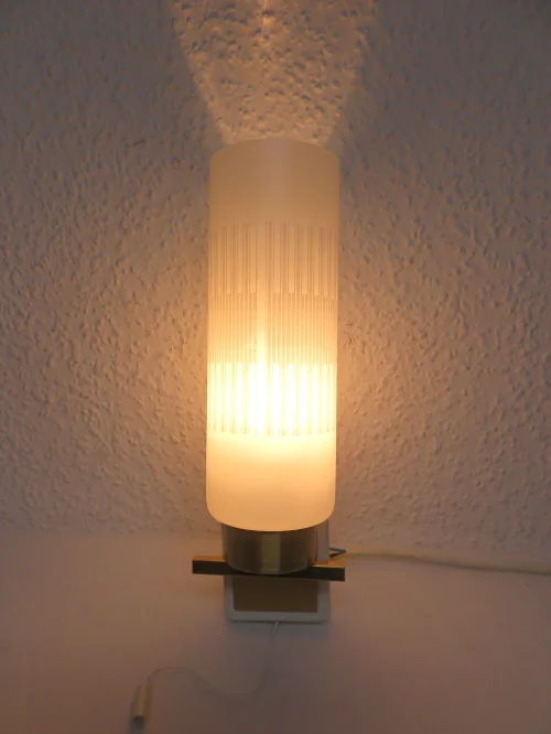 Bild 4 von 70er Wandlampe mit Zugschalter