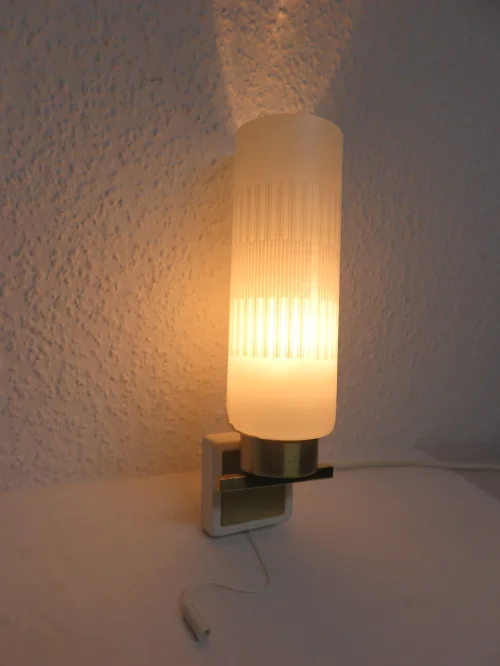 Bild 5 von 70er Wandlampe mit Zugschalter